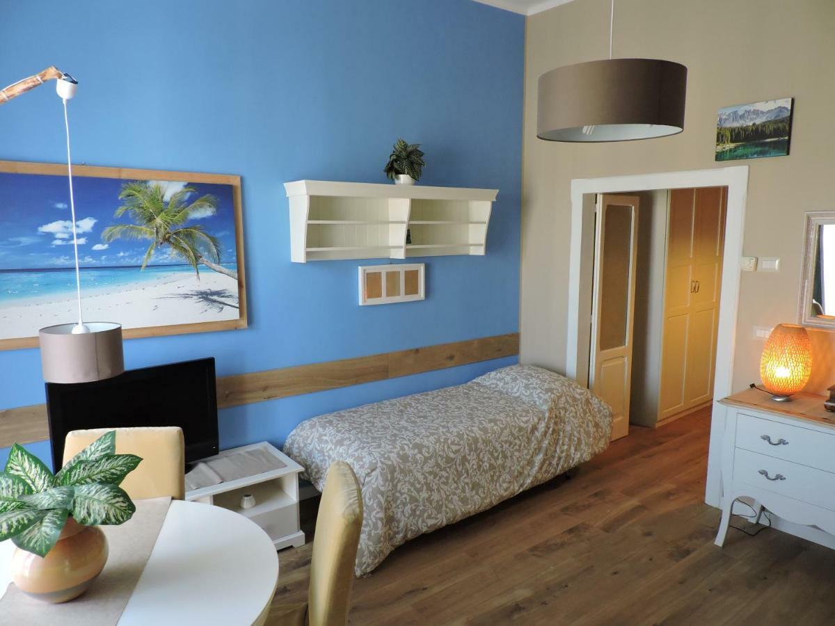 Dimora Elizabeth Hotel Modugno Buitenkant foto